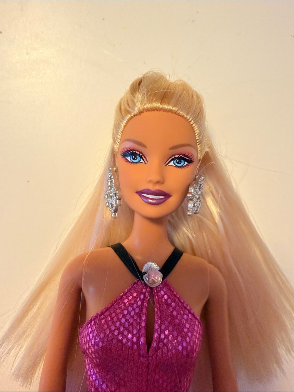 2011 Glitz Barbie, pink V2601 Europe / Canada
